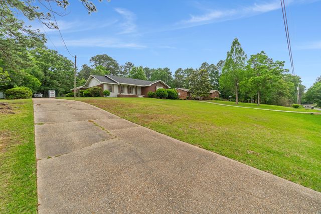 210 E Lakeside Dr, Hattiesburg, MS 39402