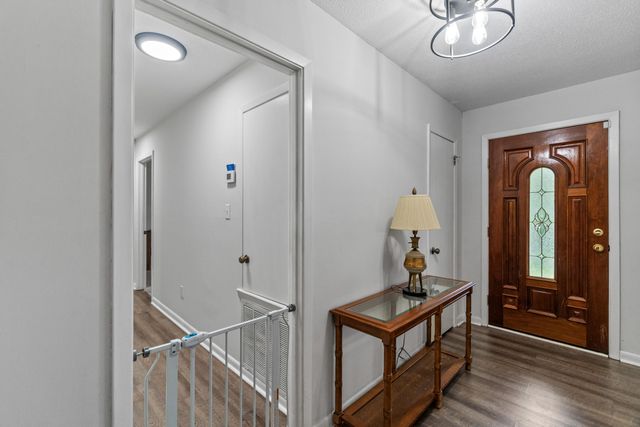 210 E Lakeside Dr, Hattiesburg, MS 39402