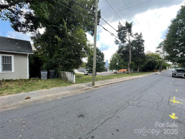 1608 Duckworth Avenue, Charlotte, NC 28208