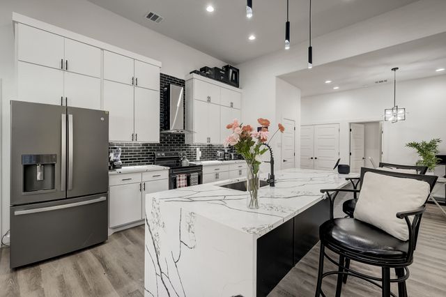 2618 Carpenter Avenue, Dallas, TX 75215