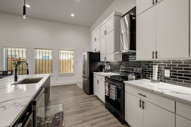 2618 Carpenter Avenue, Dallas, TX 75215