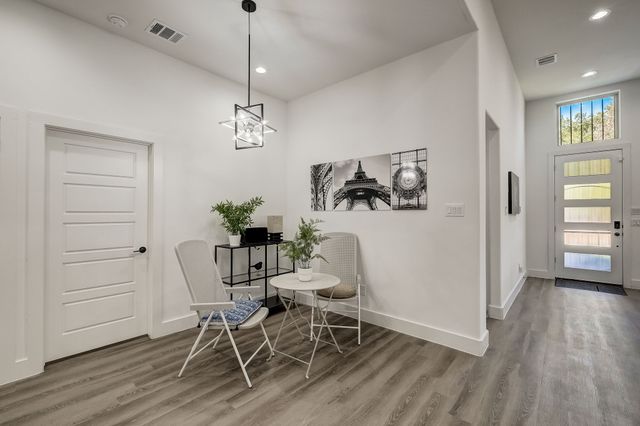 2618 Carpenter Avenue, Dallas, TX 75215