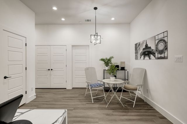 2618 Carpenter Avenue, Dallas, TX 75215