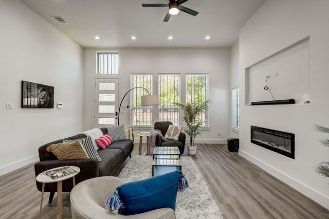 2618 Carpenter Avenue, Dallas, TX 75215