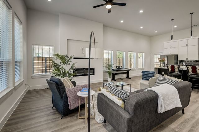 2618 Carpenter Avenue, Dallas, TX 75215