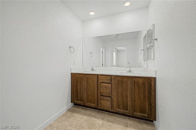 1880 Arcadian King Sun Street, Las Vegas, NV 89106