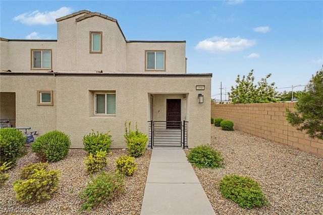 1880 Arcadian King Sun Street, Las Vegas, NV 89106