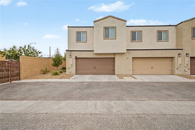 1880 Arcadian King Sun Street, Las Vegas, NV 89106