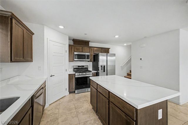 1880 Arcadian King Sun Street, Las Vegas, NV 89106
