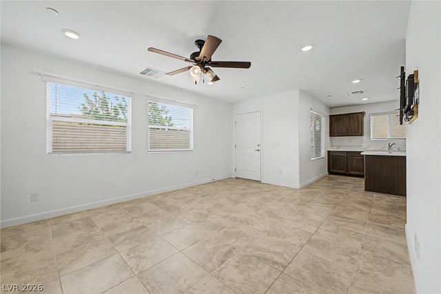 1880 Arcadian King Sun Street, Las Vegas, NV 89106