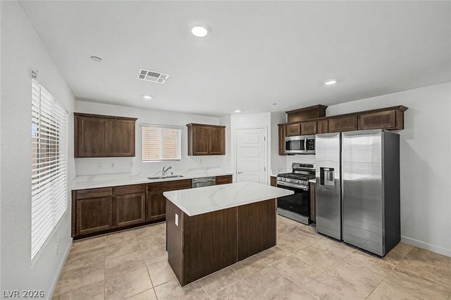 1880 Arcadian King Sun Street, Las Vegas, NV 89106