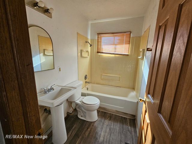 7 Weymouth Court, Saginaw, MI 48601