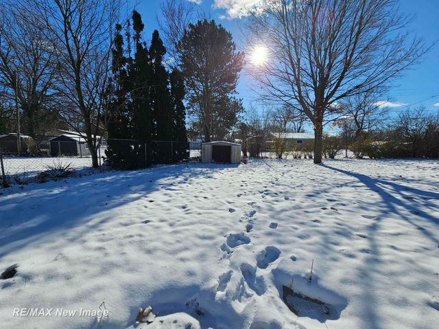 7 Weymouth Court, Saginaw, MI 48601