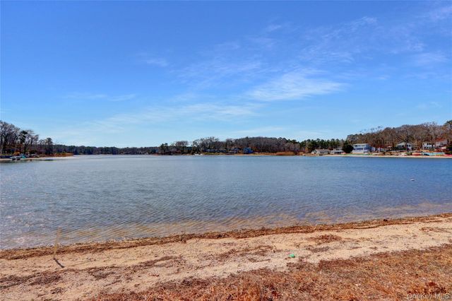 243 Lakeside Trail, Ridge, NY 11961
