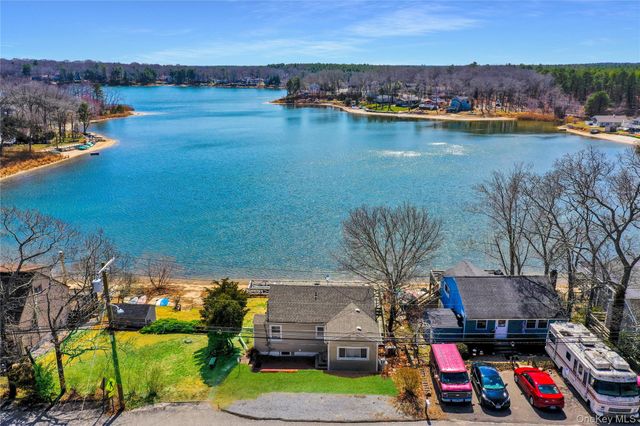 243 Lakeside Trail, Ridge, NY 11961