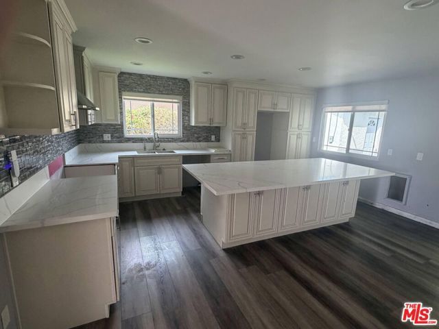 11026 Gerald Avenue, Los Angeles, CA 91344