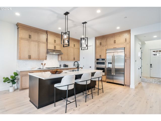 4768 N ADAMS St, Camas, WA 98607