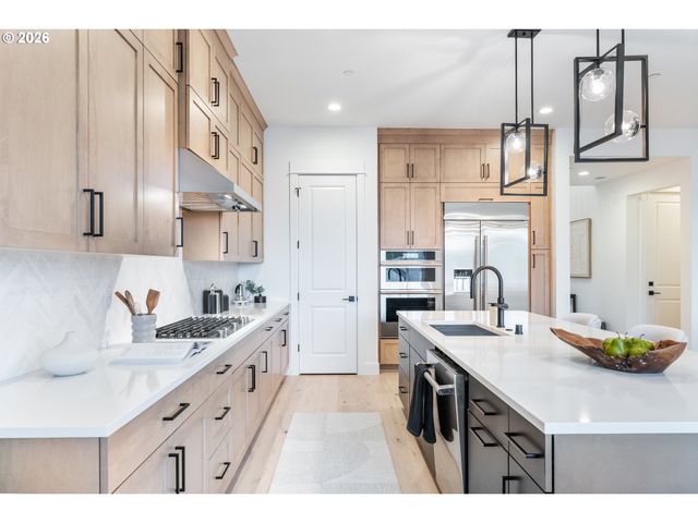 4768 N ADAMS St, Camas, WA 98607