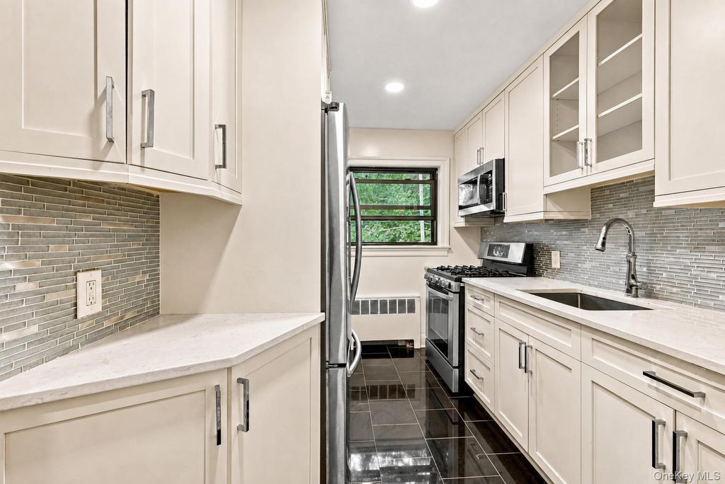 73-02 Springfield Boulevard 2nd Fl, Bayside, NY 11364 — exterior