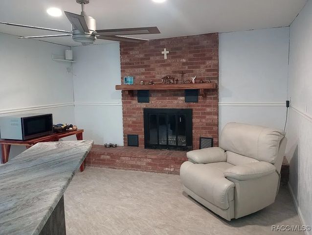 12 Palm Drive, Yankeetown, FL 34498