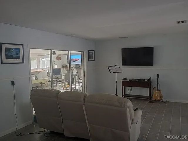 12 Palm Drive, Yankeetown, FL 34498