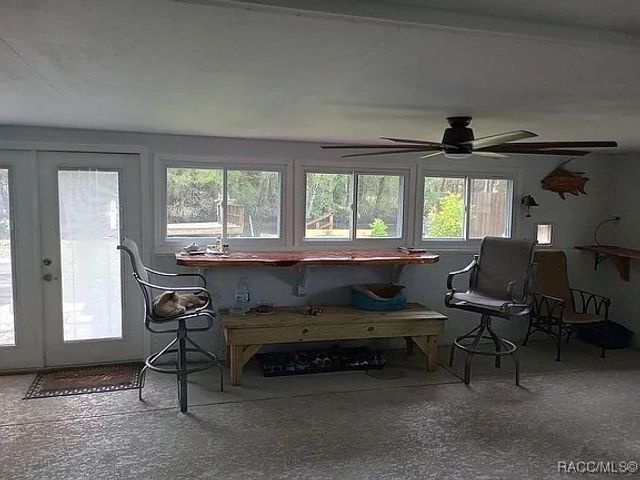 12 Palm Drive, Yankeetown, FL 34498