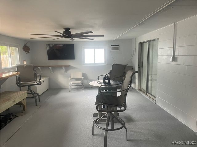 12 Palm Drive, Yankeetown, FL 34498