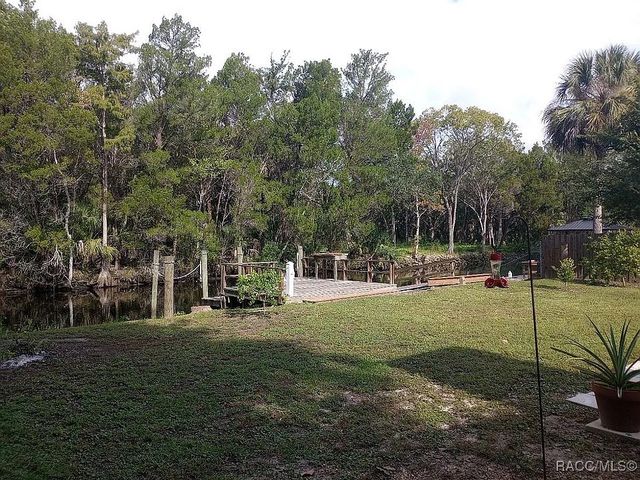 12 Palm Drive, Yankeetown, FL 34498
