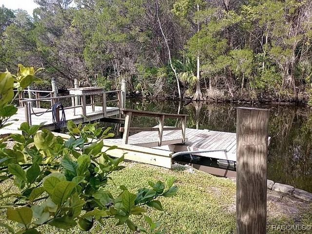 12 Palm Drive, Yankeetown, FL 34498