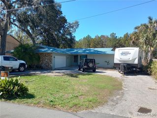 12 Palm Drive, Yankeetown, FL 34498