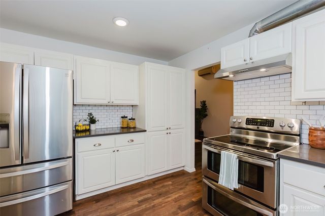 20265 Robin Lane NE, Suquamish, WA 98392