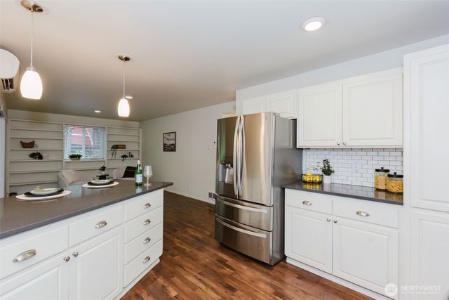 20265 Robin Lane NE, Suquamish, WA 98392