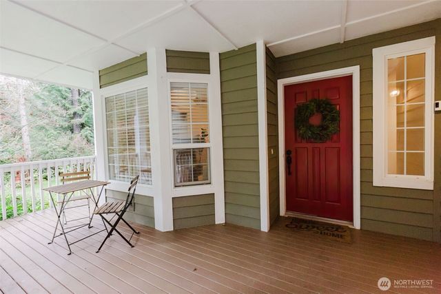 20265 Robin Lane NE, Suquamish, WA 98392