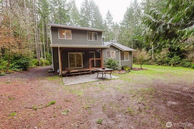 20265 Robin Lane NE, Suquamish, WA 98392