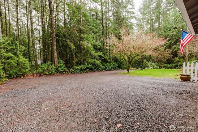 20265 Robin Lane NE, Suquamish, WA 98392