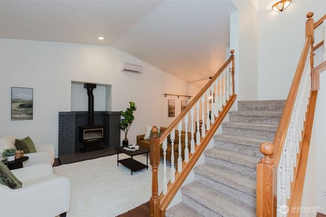 20265 Robin Lane NE, Suquamish, WA 98392