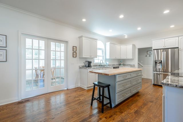 3623 Gentry Station Drive, Signal Mountain, TN 37377