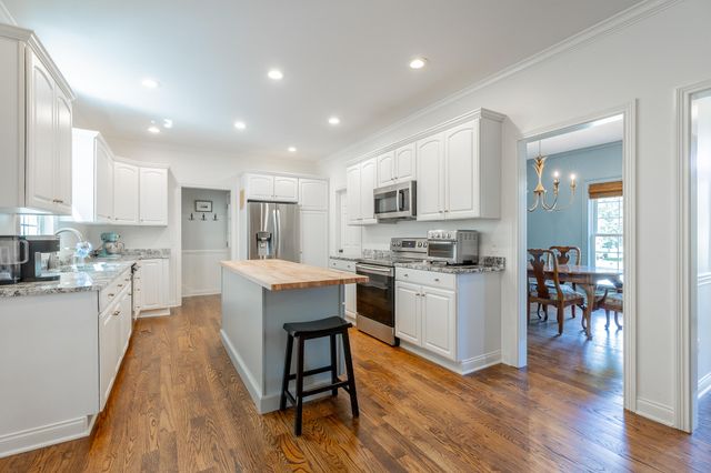 3623 Gentry Station Drive, Signal Mountain, TN 37377