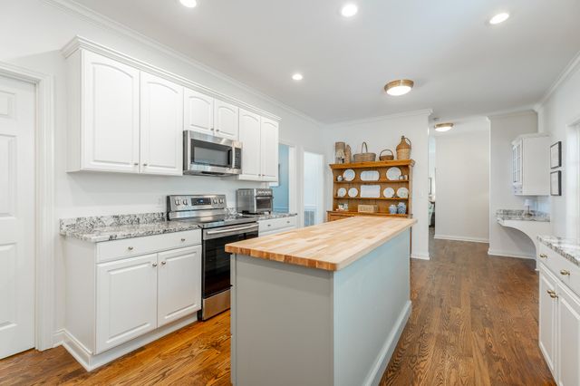 3623 Gentry Station Drive, Signal Mountain, TN 37377