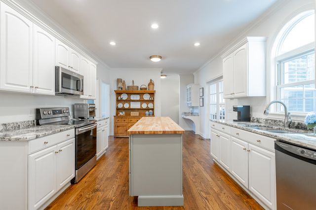 3623 Gentry Station Drive, Signal Mountain, TN 37377