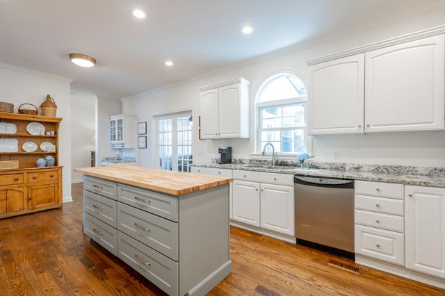 3623 Gentry Station Drive, Signal Mountain, TN 37377