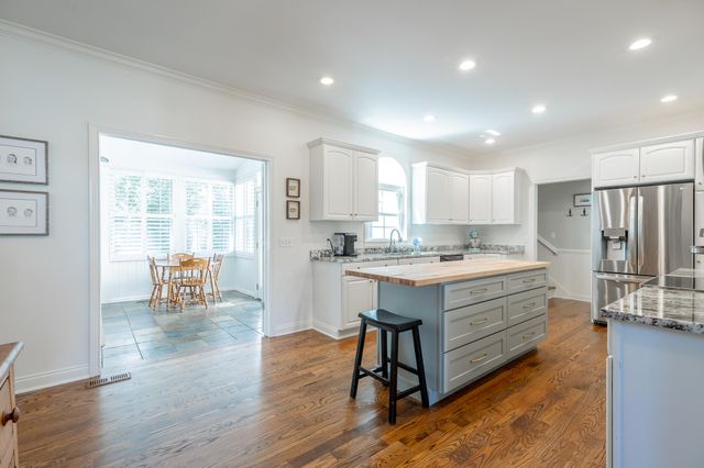 3623 Gentry Station Drive, Signal Mountain, TN 37377