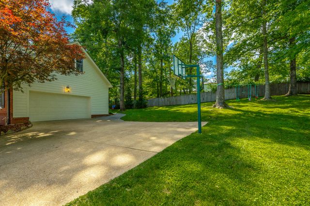 3623 Gentry Station Drive, Signal Mountain, TN 37377