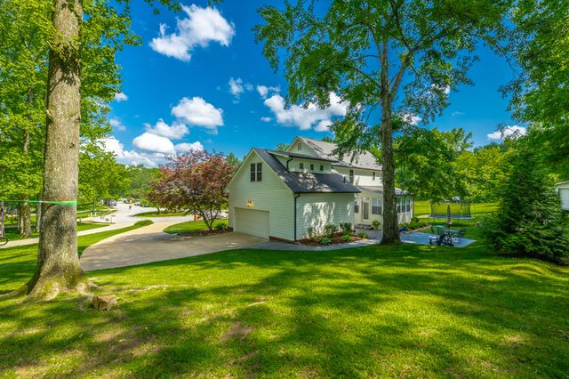 3623 Gentry Station Drive, Signal Mountain, TN 37377
