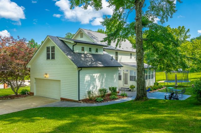 3623 Gentry Station Drive, Signal Mountain, TN 37377
