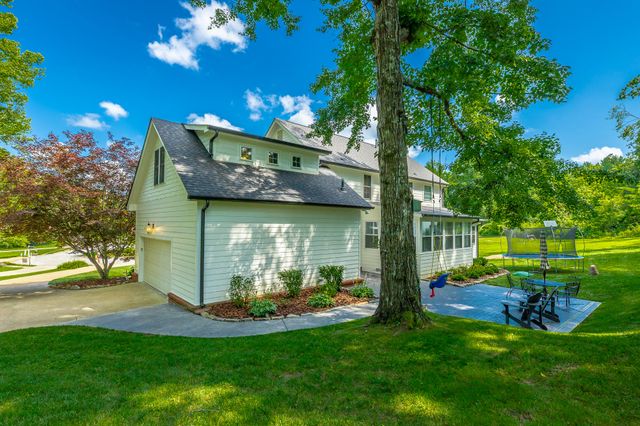 3623 Gentry Station Drive, Signal Mountain, TN 37377