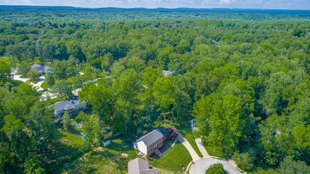 3623 Gentry Station Drive, Signal Mountain, TN 37377