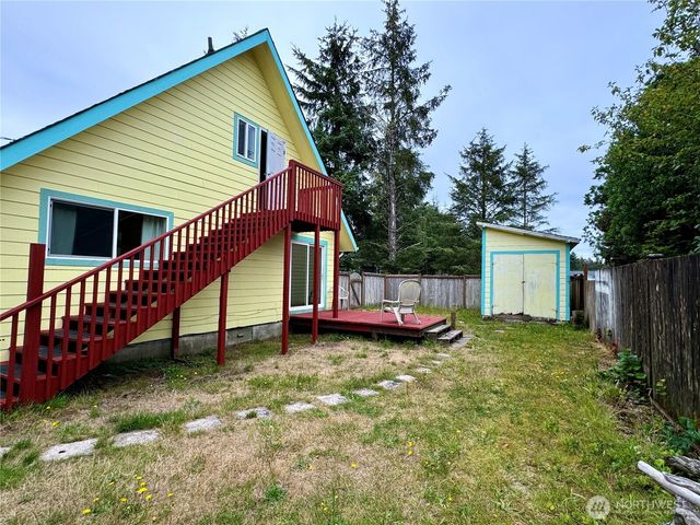 111 Vela Street SW, Ocean Shores, WA 98569