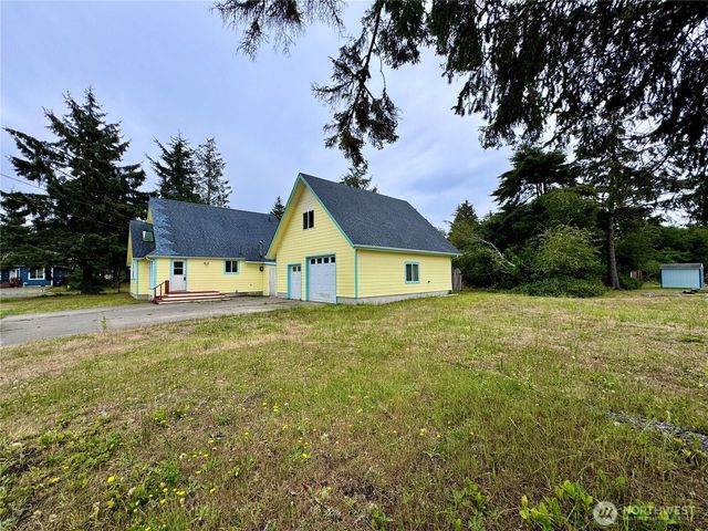 111 Vela Street SW, Ocean Shores, WA 98569