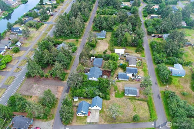 111 Vela Street SW, Ocean Shores, WA 98569
